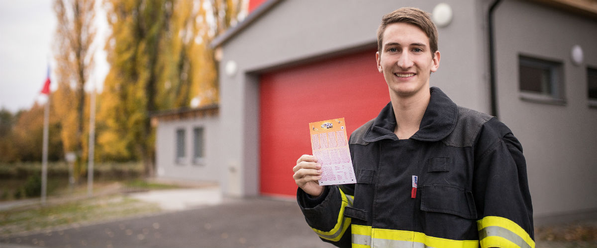 SAZKA reportér: Dobrovolný hasič Daniel má šťastnou ruku na výherní losy