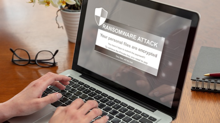 Když se důvěra zneužije: Pozor na falešné weby a reklamy