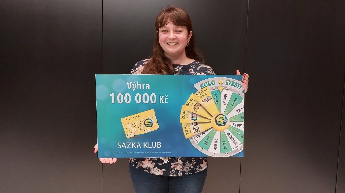 Štěstěnou políbená! V Sazka klubu byla jen pár dní a už jí nadělil 100 000 Kč